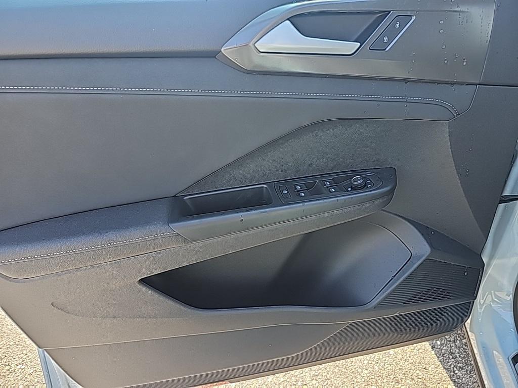 new 2025 Volkswagen Taos car, priced at $33,636