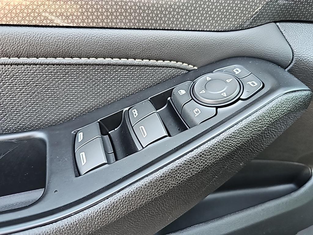used 2023 Chevrolet Traverse car, priced at $38,989
