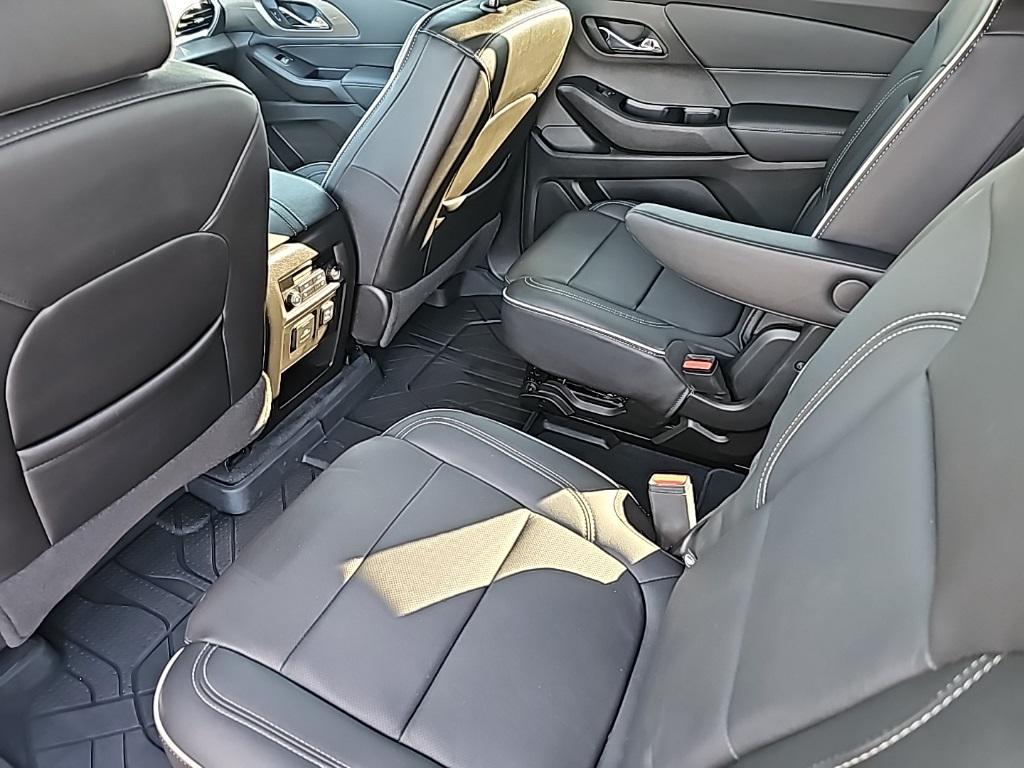 used 2023 Chevrolet Traverse car, priced at $38,989