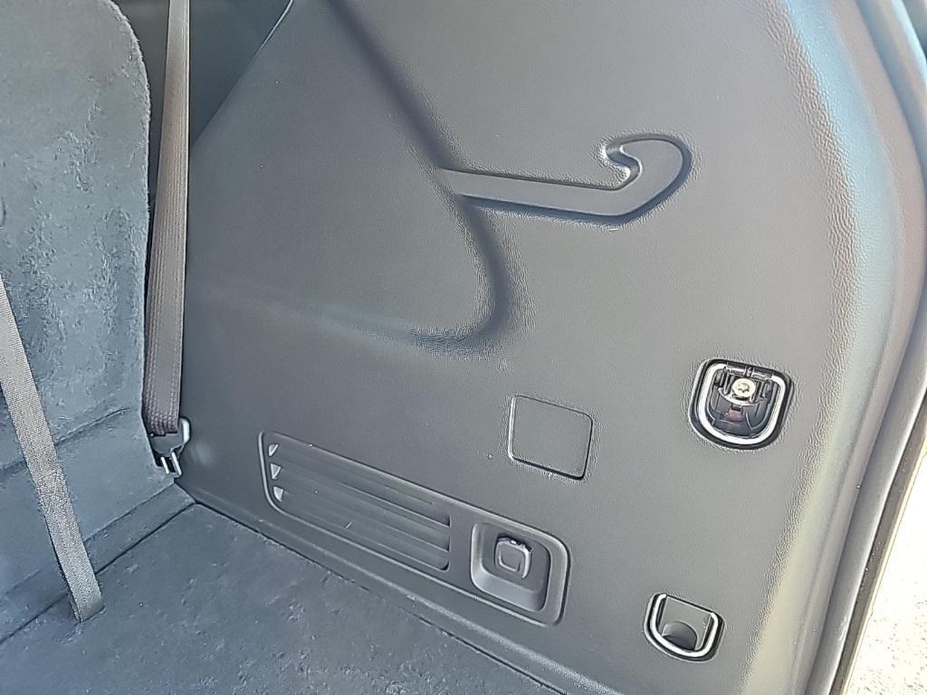 used 2023 Chevrolet Traverse car, priced at $38,989
