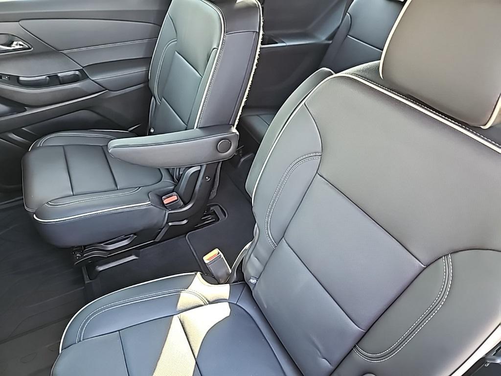 used 2023 Chevrolet Traverse car, priced at $38,989