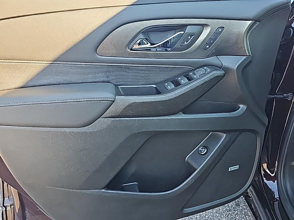 used 2023 Chevrolet Traverse car, priced at $38,989