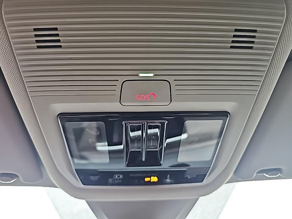 new 2025 Volkswagen Atlas car, priced at $50,411