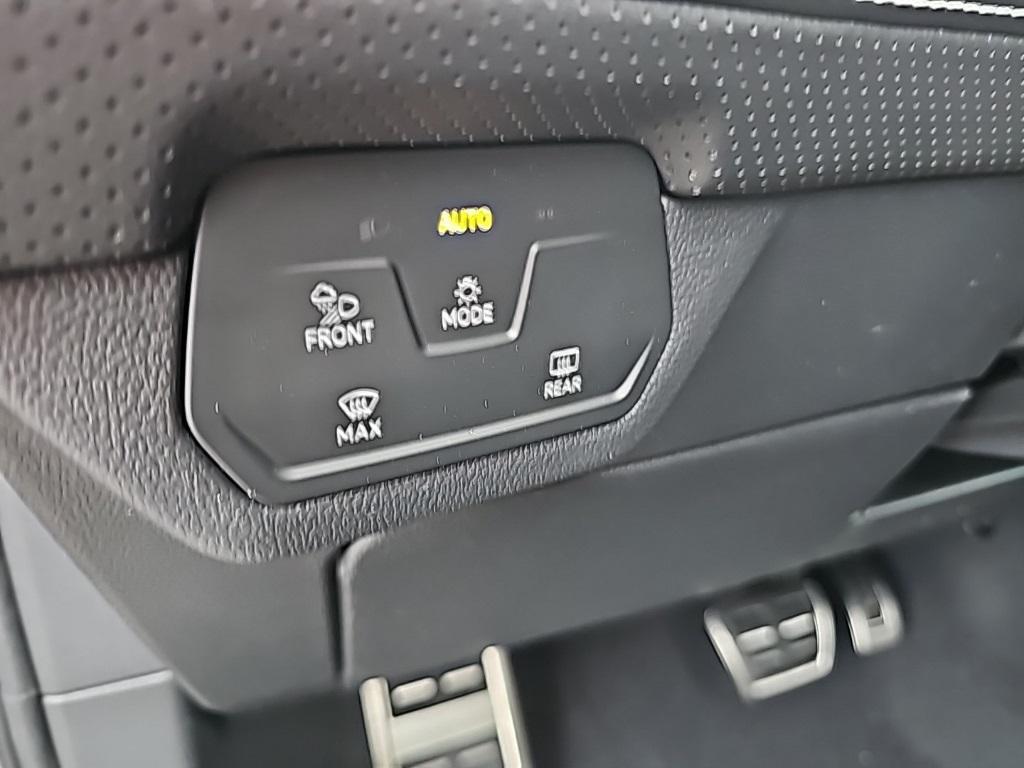 new 2025 Volkswagen Atlas car, priced at $50,411
