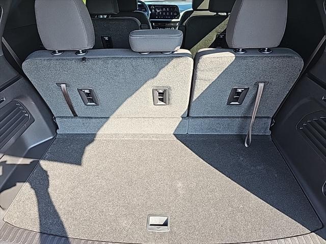 new 2025 Chevrolet Traverse car, priced at $43,945