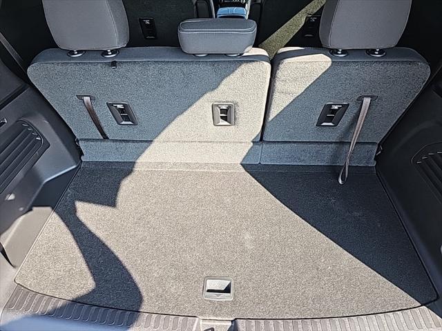 new 2025 Chevrolet Traverse car, priced at $43,945