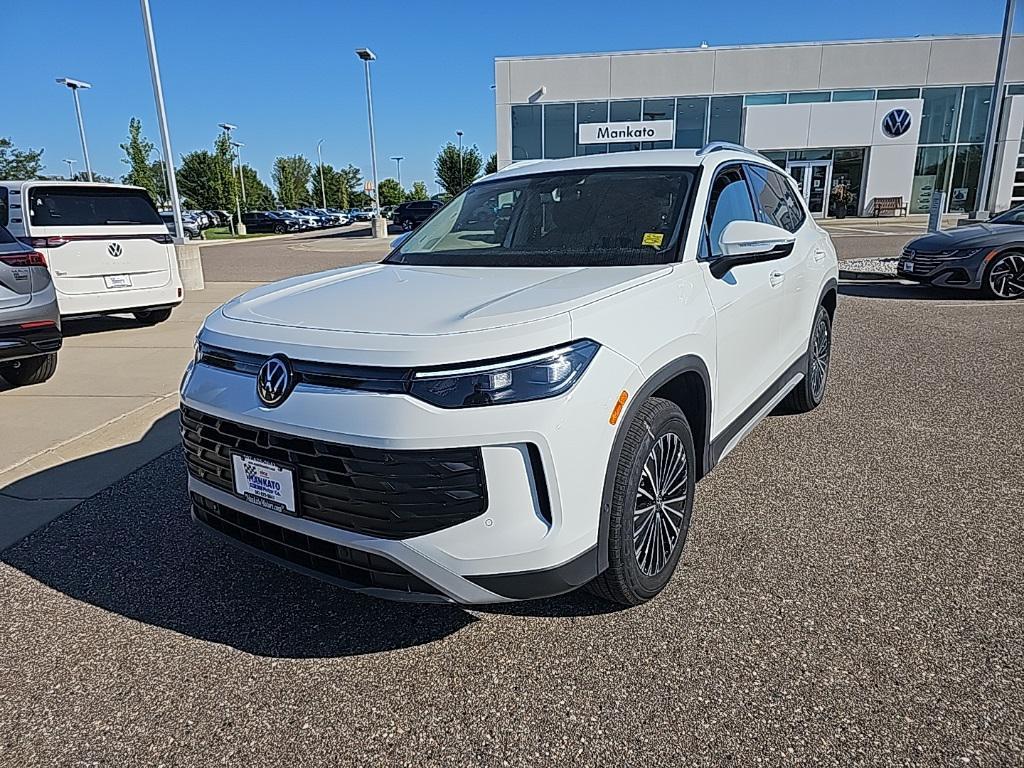 new 2025 Volkswagen Tiguan car, priced at $30,803