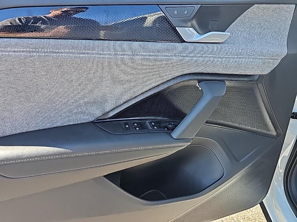 new 2025 Volkswagen Tiguan car, priced at $30,803