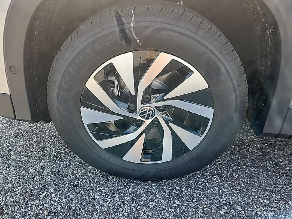 new 2025 Volkswagen Tiguan car, priced at $30,562