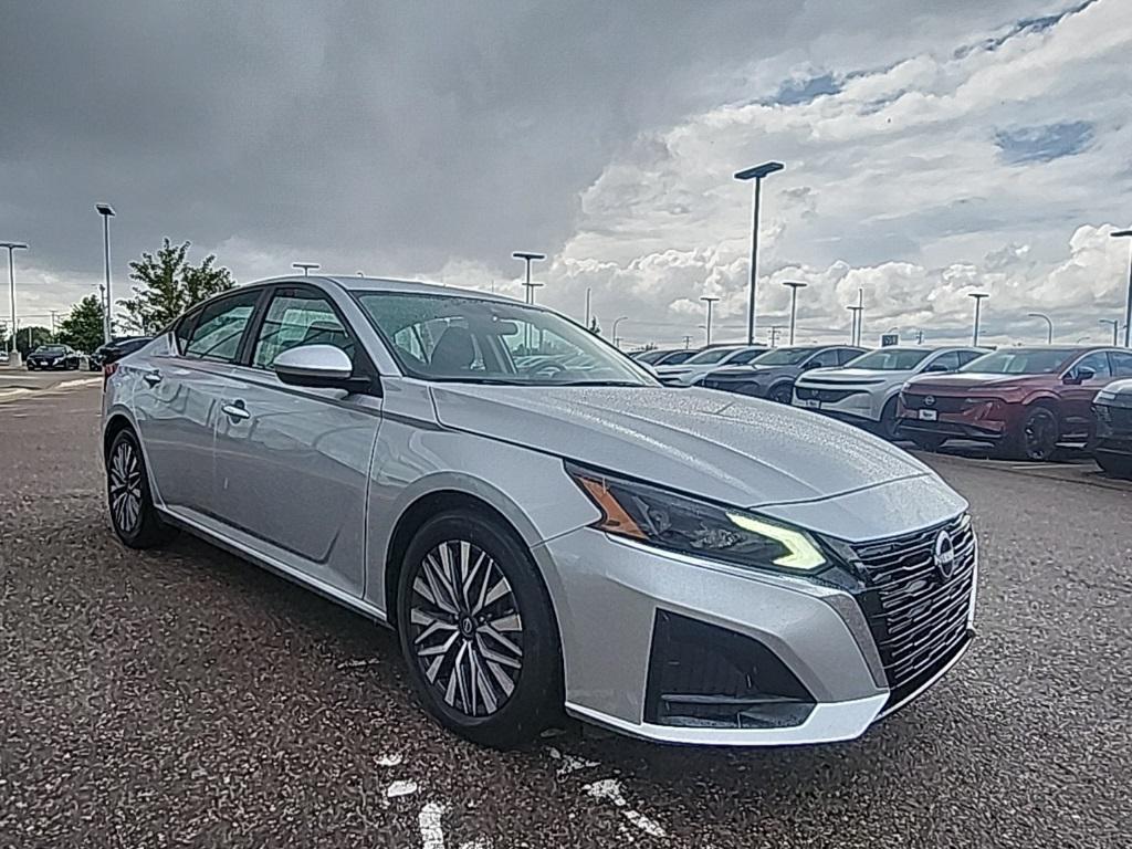 used 2023 Nissan Altima car, priced at $17,871