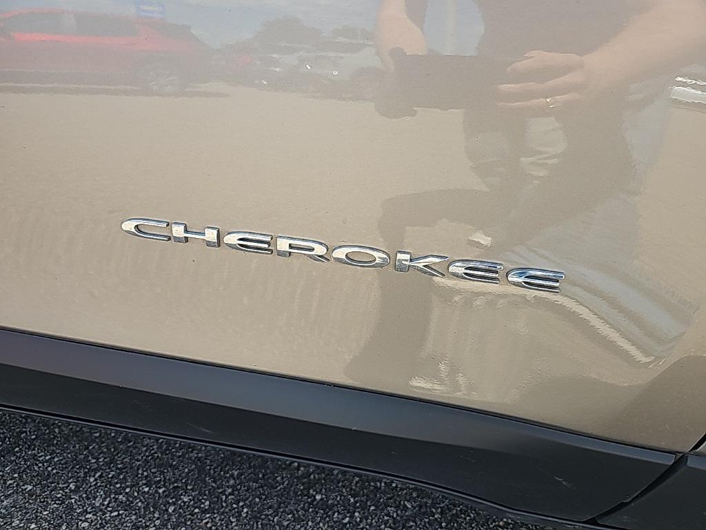 used 2019 Jeep Cherokee car, priced at $10,410