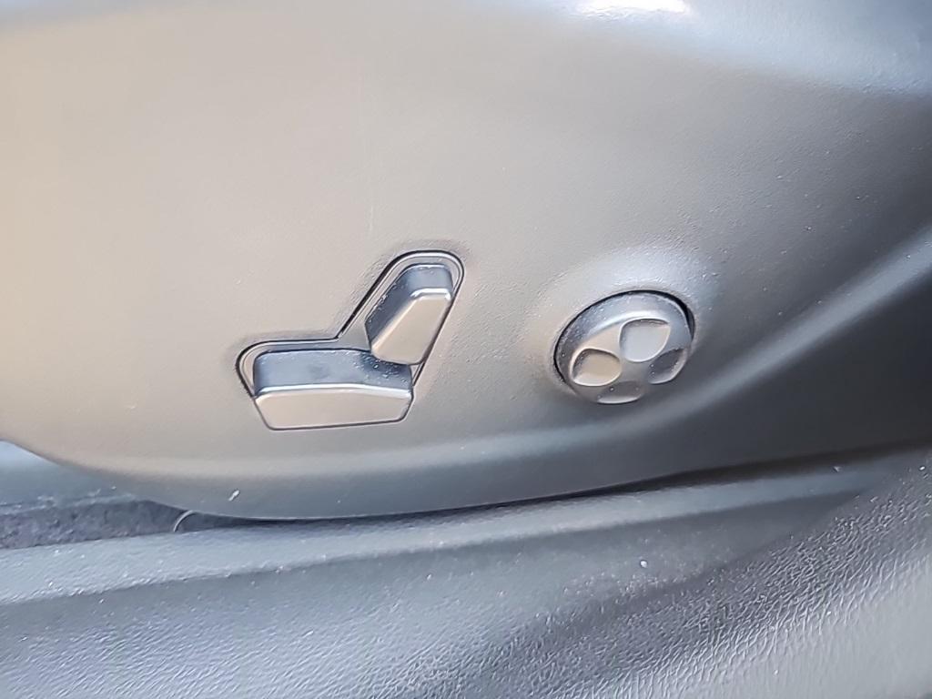 used 2019 Jeep Cherokee car, priced at $10,410