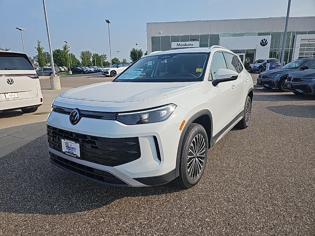 new 2025 Volkswagen Tiguan car, priced at $31,451