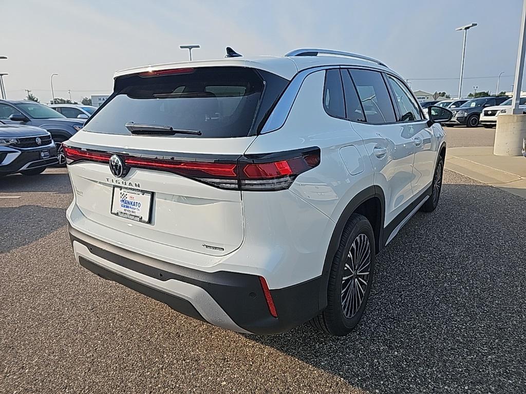 new 2025 Volkswagen Tiguan car, priced at $31,451