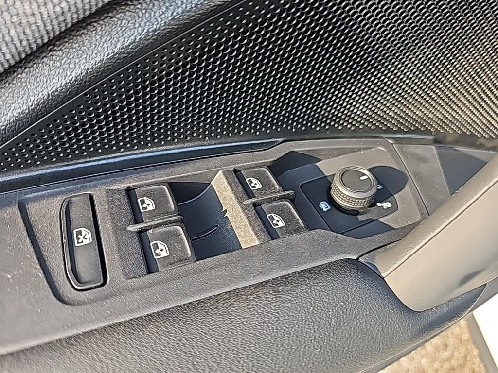 new 2025 Volkswagen Tiguan car, priced at $31,451