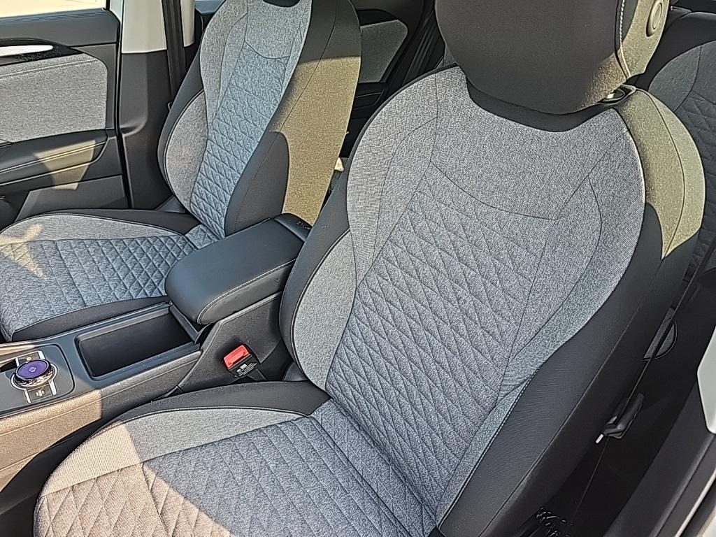 new 2025 Volkswagen Tiguan car, priced at $31,451