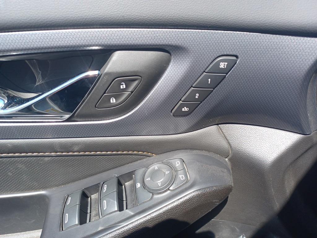 used 2021 Chevrolet Traverse car, priced at $29,169