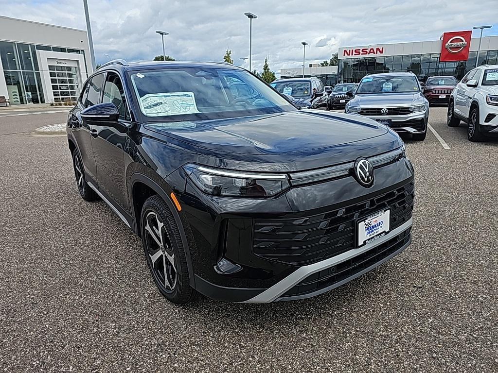 new 2025 Volkswagen Tiguan car, priced at $35,270