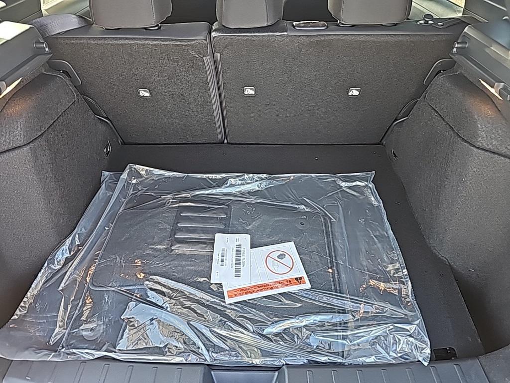 new 2025 Nissan Kicks car, priced at $28,660