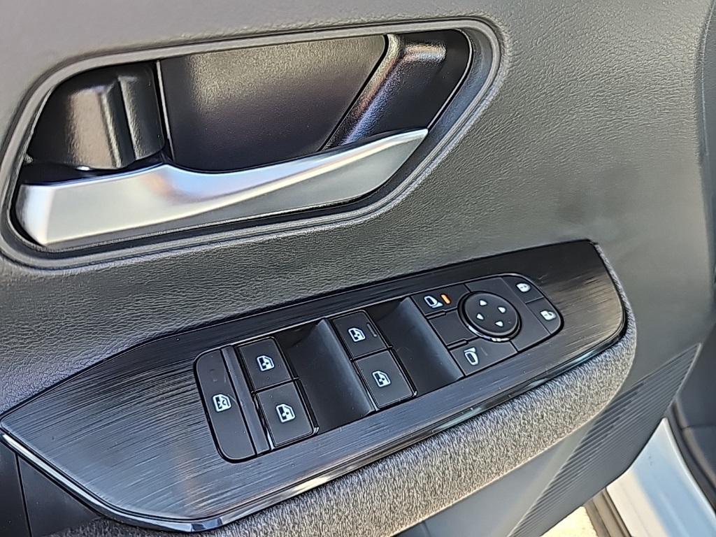 new 2025 Nissan Kicks car, priced at $28,660