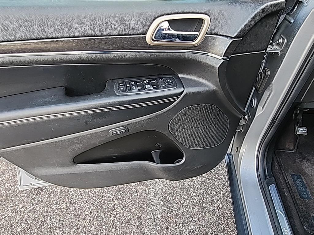 used 2017 Jeep Grand Cherokee car, priced at $13,808