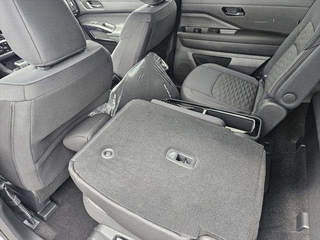 new 2025 Nissan Pathfinder car, priced at $46,315