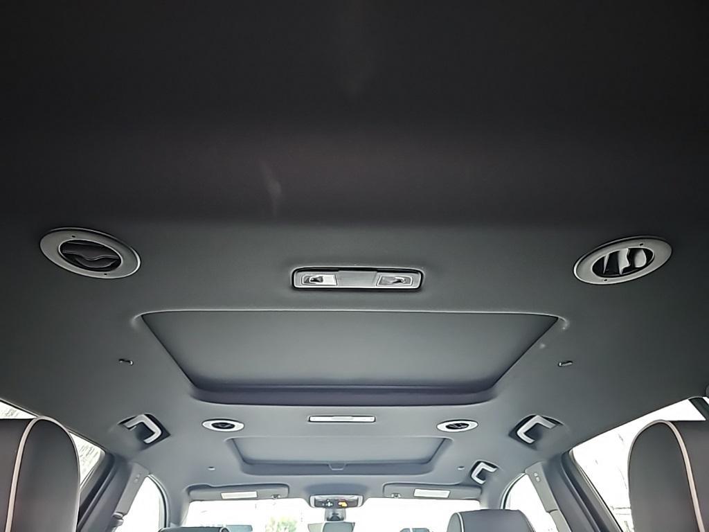 used 2023 Chevrolet Traverse car, priced at $36,265