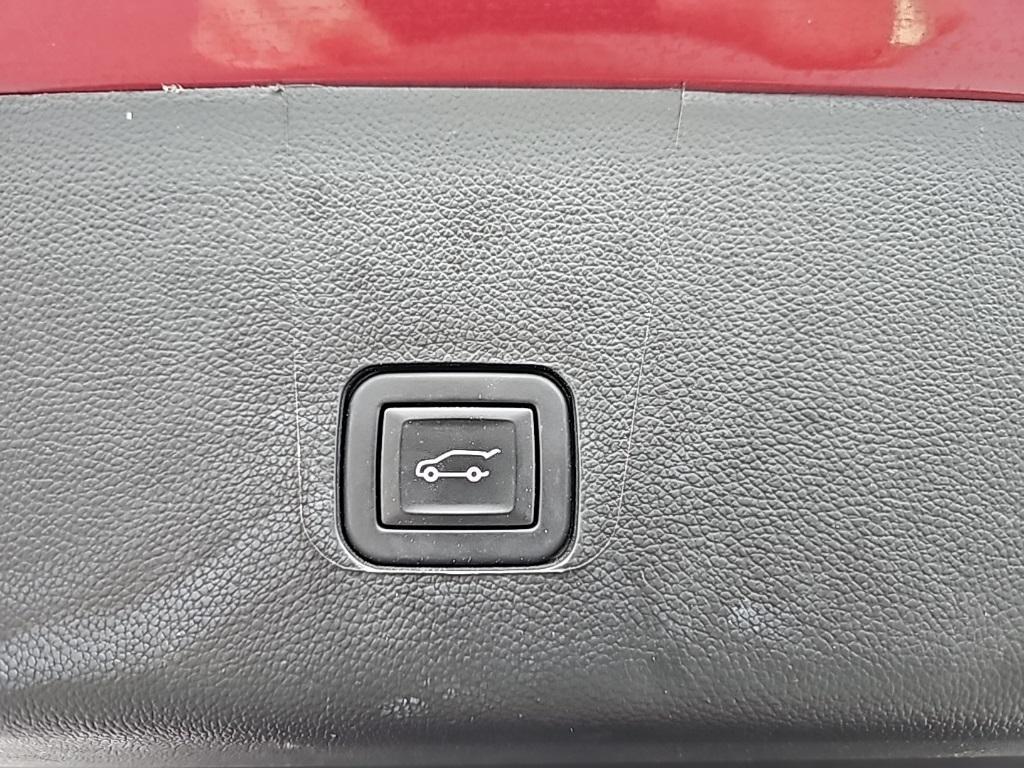 used 2023 Chevrolet Traverse car, priced at $36,265