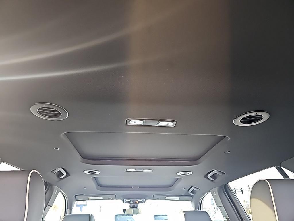 used 2023 Chevrolet Traverse car, priced at $38,327