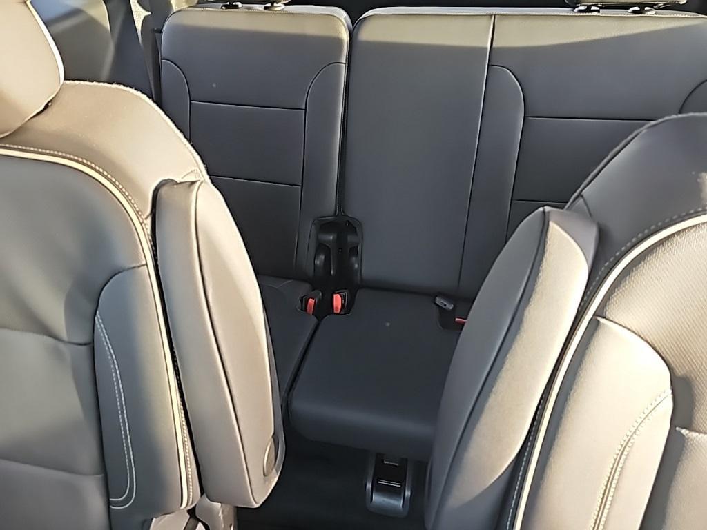 used 2023 Chevrolet Traverse car, priced at $38,327