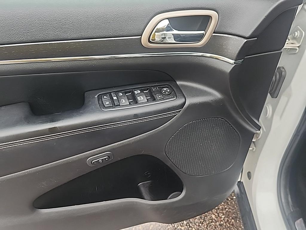 used 2015 Jeep Grand Cherokee car, priced at $10,879