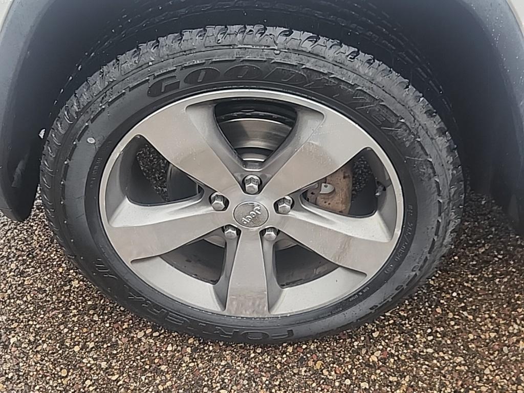 used 2015 Jeep Grand Cherokee car, priced at $10,879