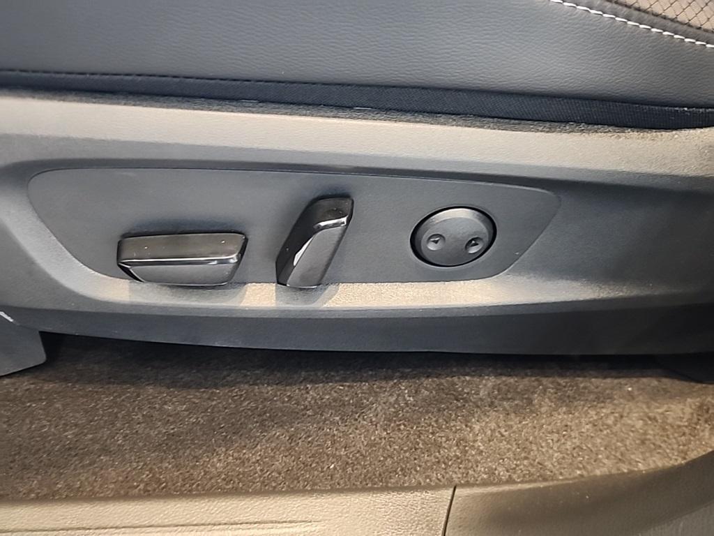 new 2025 Nissan Pathfinder car, priced at $39,235