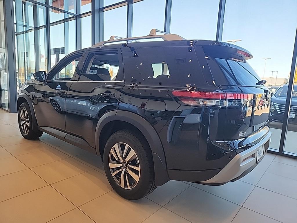 new 2025 Nissan Pathfinder car, priced at $39,235