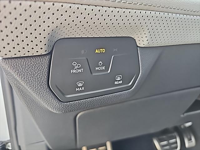 new 2025 Volkswagen Atlas car, priced at $50,001