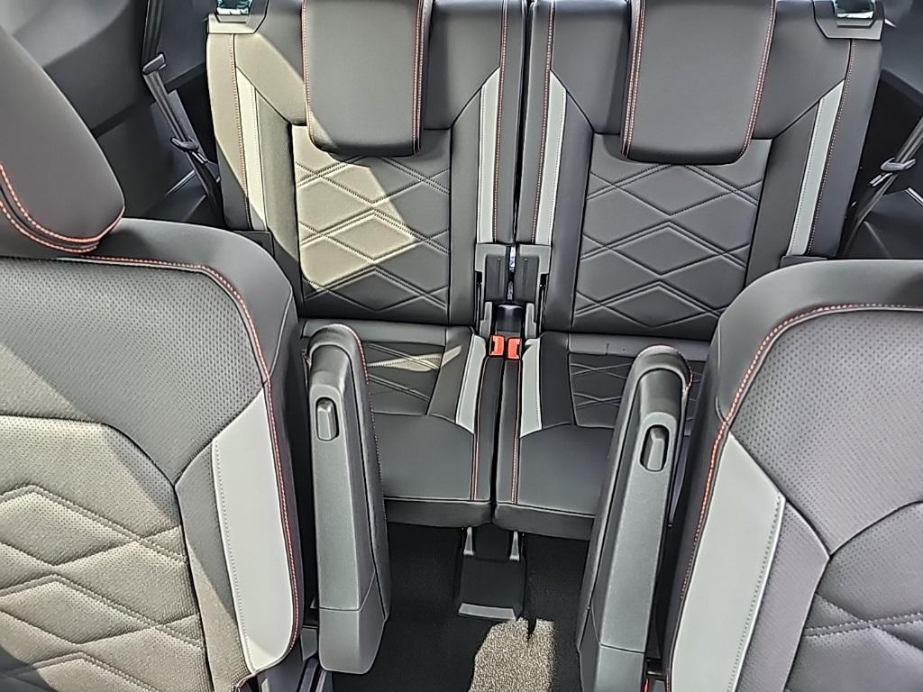 new 2025 Volkswagen Atlas car, priced at $43,425