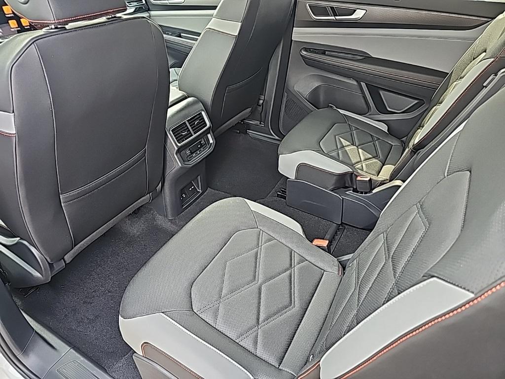 new 2025 Volkswagen Atlas car, priced at $43,425