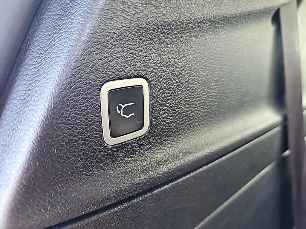 used 2025 Chrysler Pacifica car, priced at $37,967