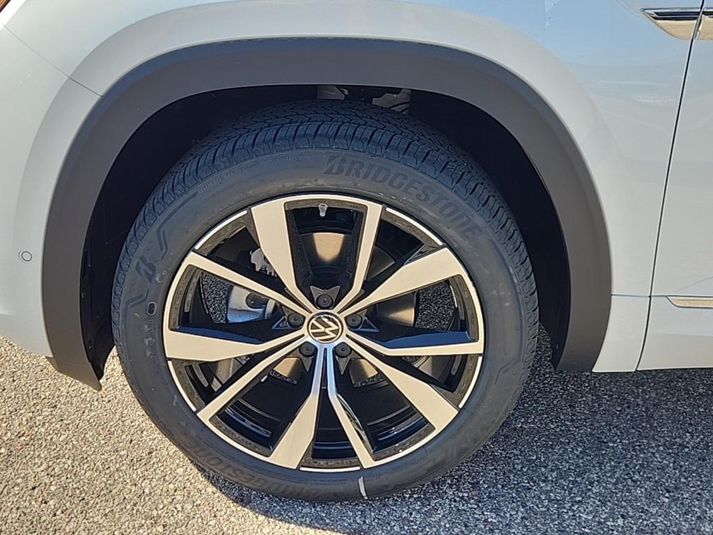 new 2026 Volkswagen Atlas Cross Sport car, priced at $54,406