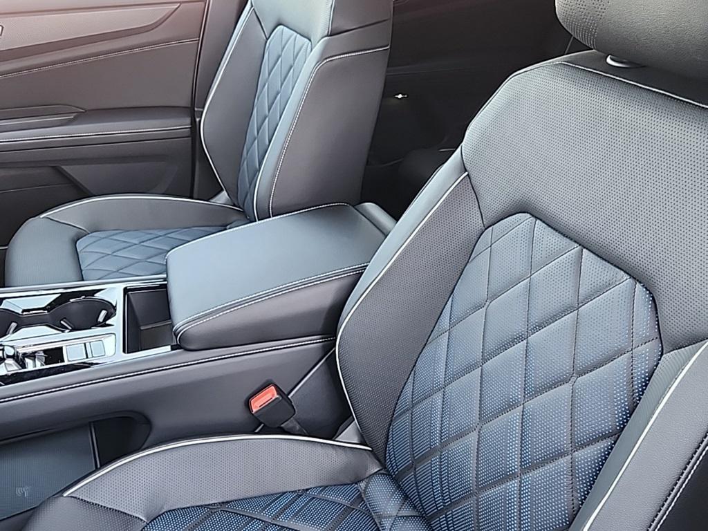 new 2026 Volkswagen Atlas Cross Sport car, priced at $54,406