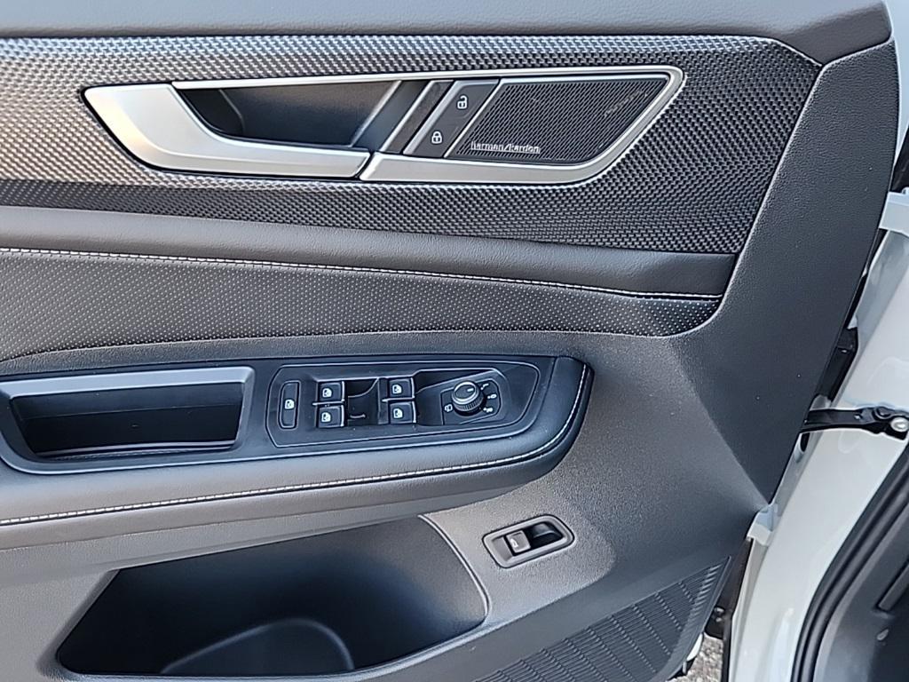 new 2026 Volkswagen Atlas Cross Sport car, priced at $54,406