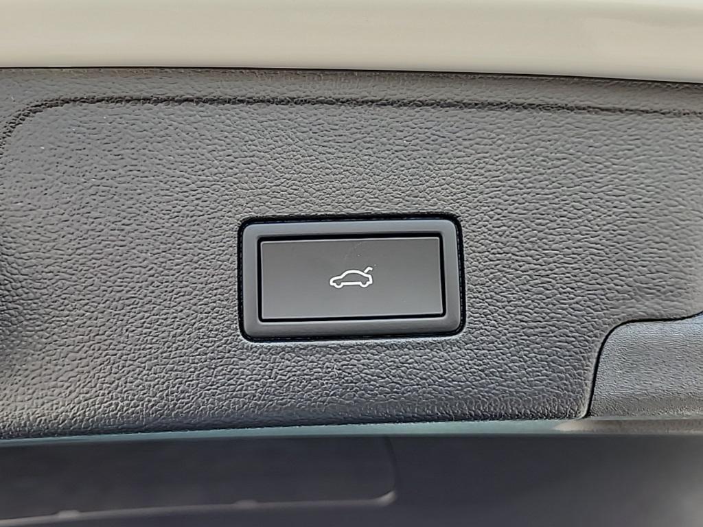 new 2026 Volkswagen Atlas Cross Sport car, priced at $54,406