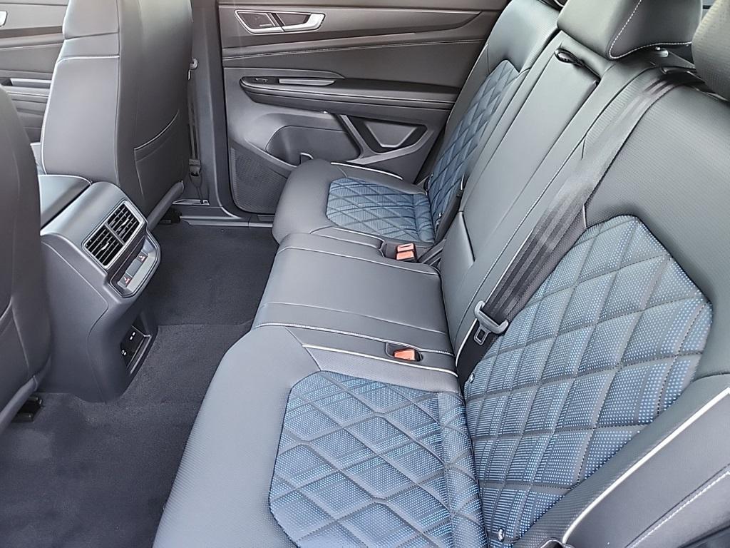 new 2026 Volkswagen Atlas Cross Sport car, priced at $54,406