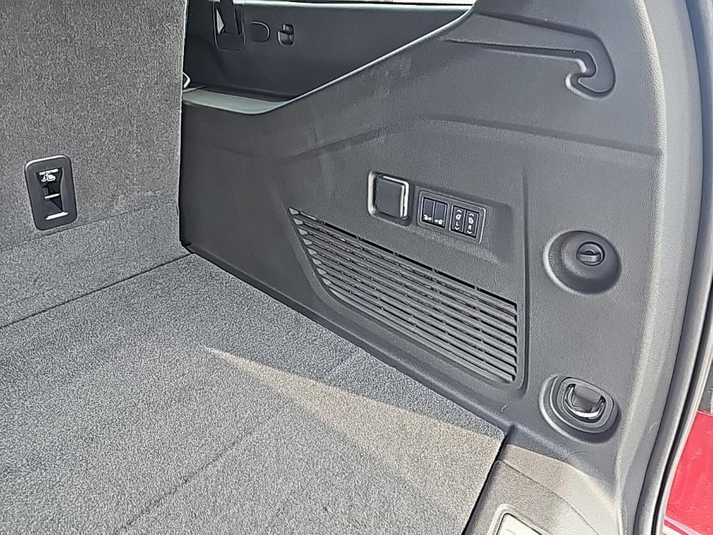 new 2025 Chevrolet Suburban car, priced at $80,380