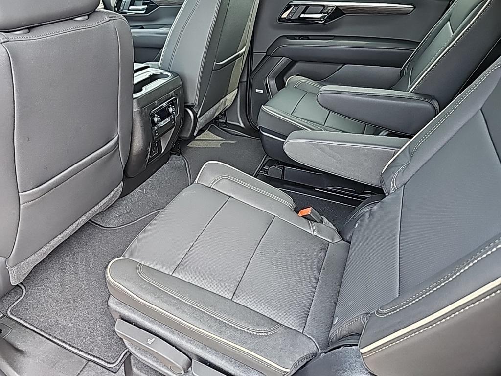 new 2025 Chevrolet Suburban car, priced at $80,380