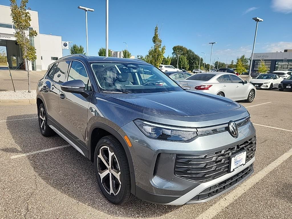 new 2025 Volkswagen Tiguan car, priced at $34,540