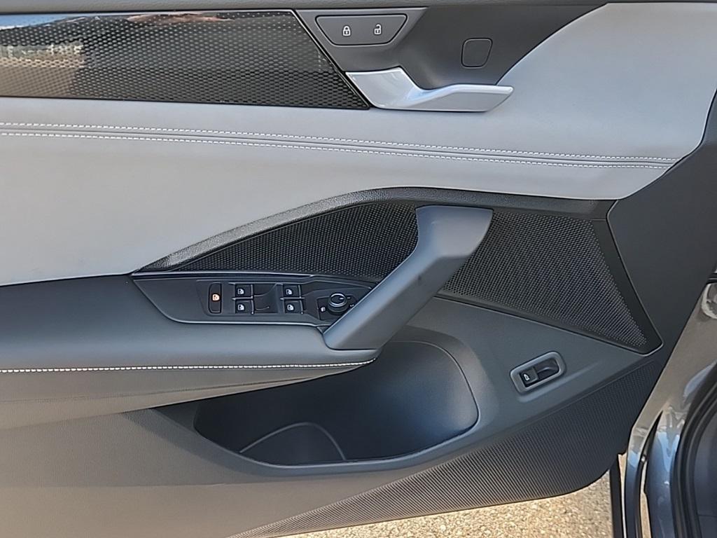 new 2025 Volkswagen Tiguan car, priced at $34,540