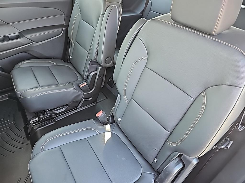 used 2021 Chevrolet Traverse car, priced at $34,989