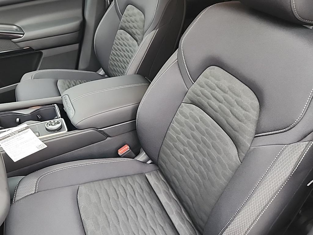 new 2025 Nissan Pathfinder car, priced at $36,840