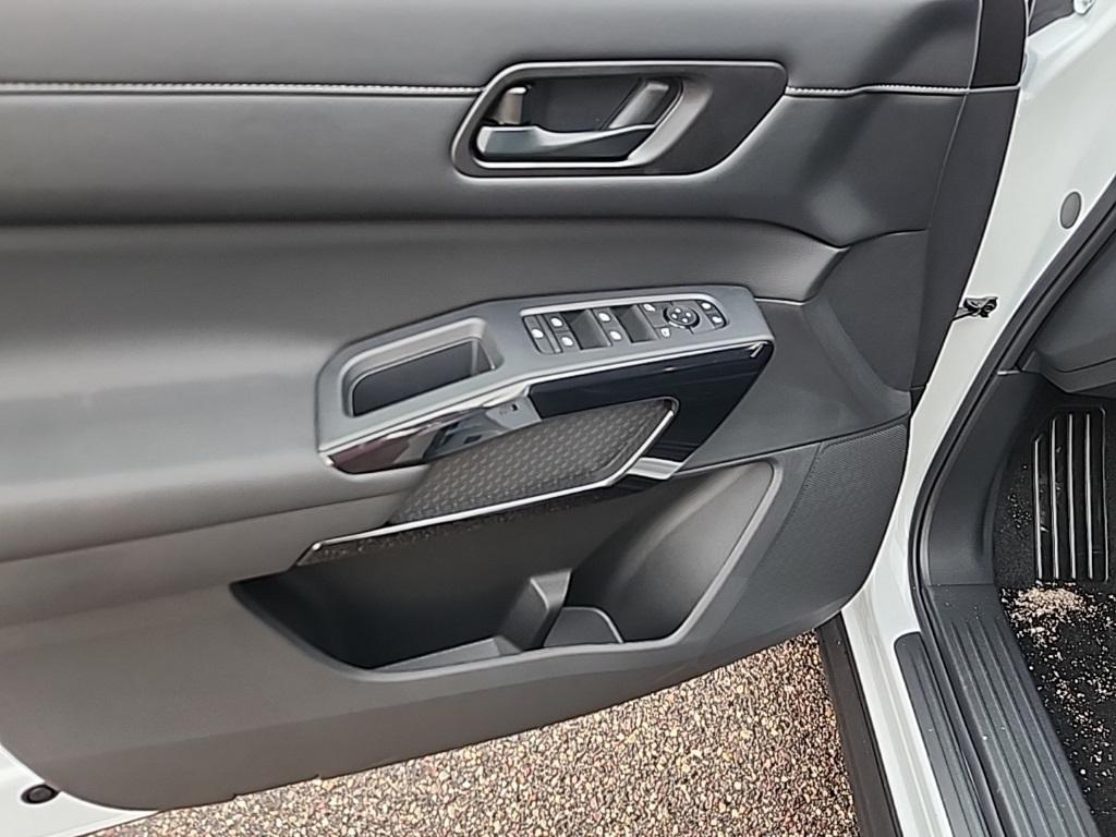 new 2025 Nissan Pathfinder car, priced at $36,840